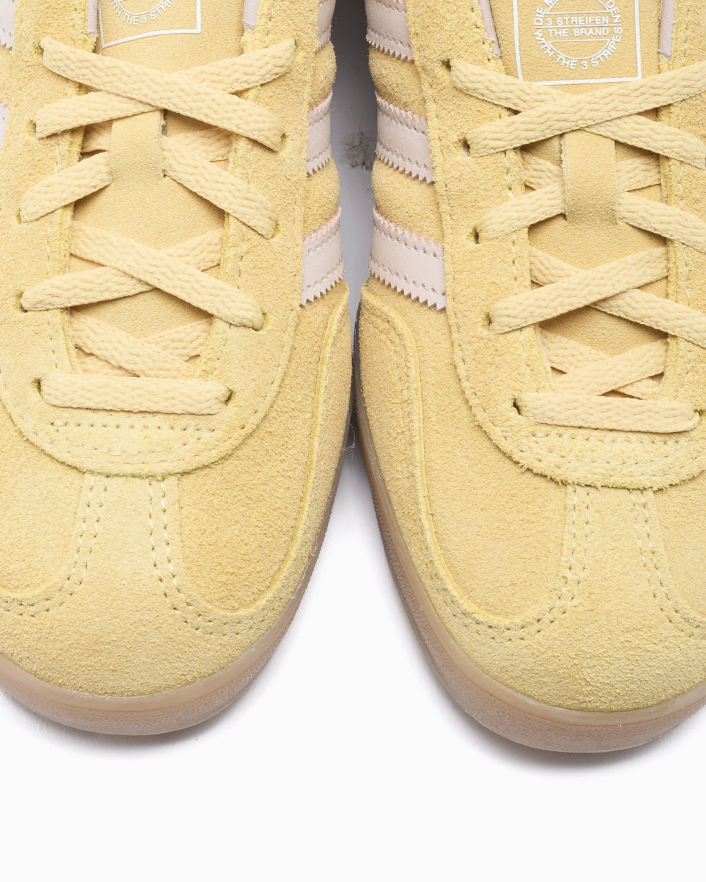 adidas Originals Women's Gazelle Indoor Almost Yellow Wonder Quartz