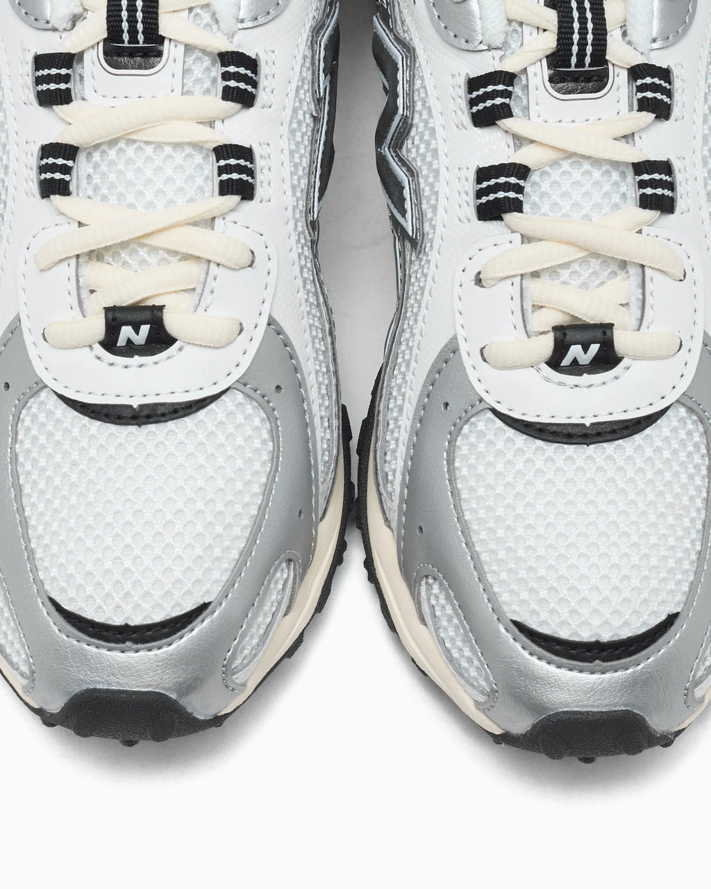 New Balance 204L Argento Metallizzato Nero