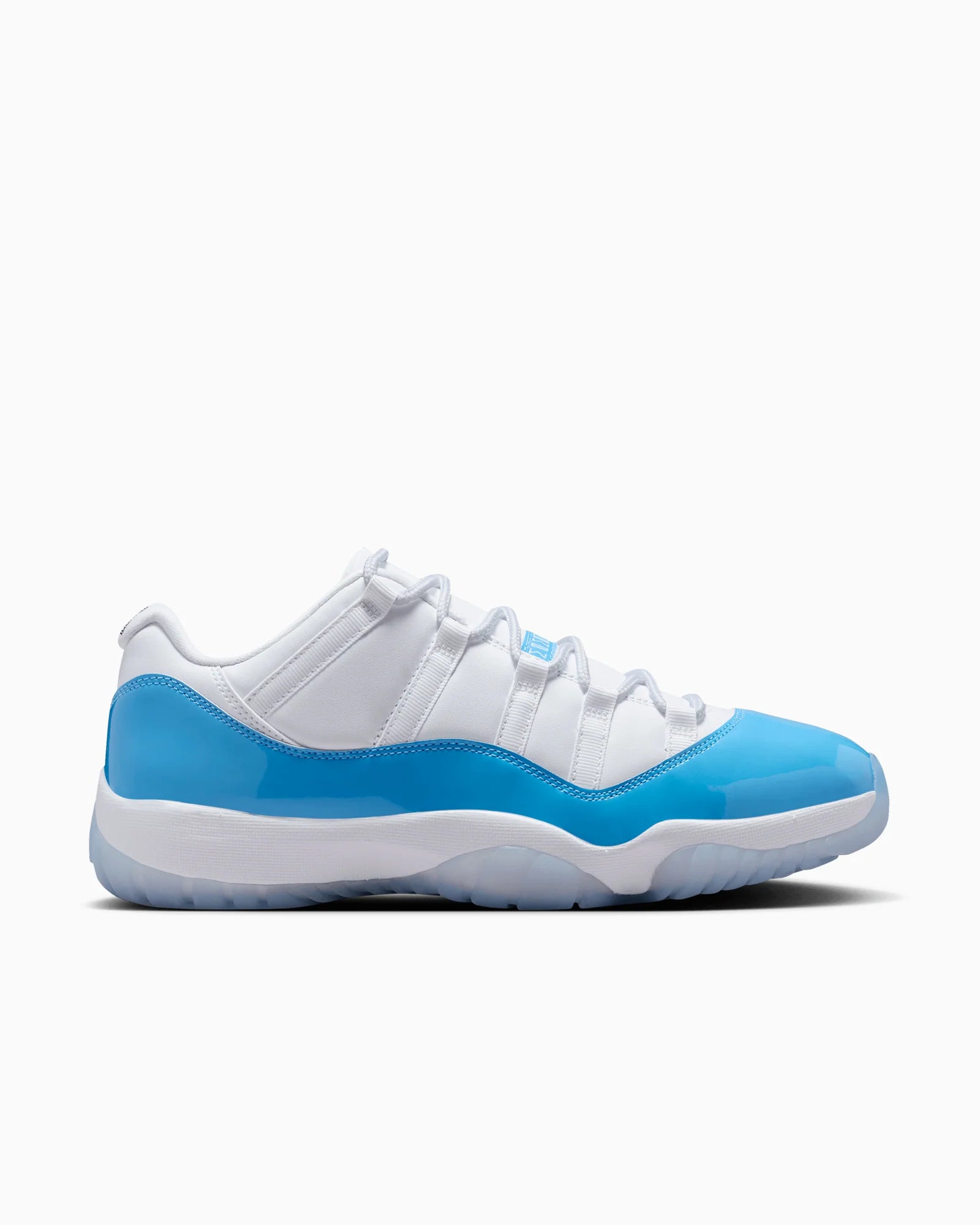 Jordan 11 Retro Low University Blue (2026)