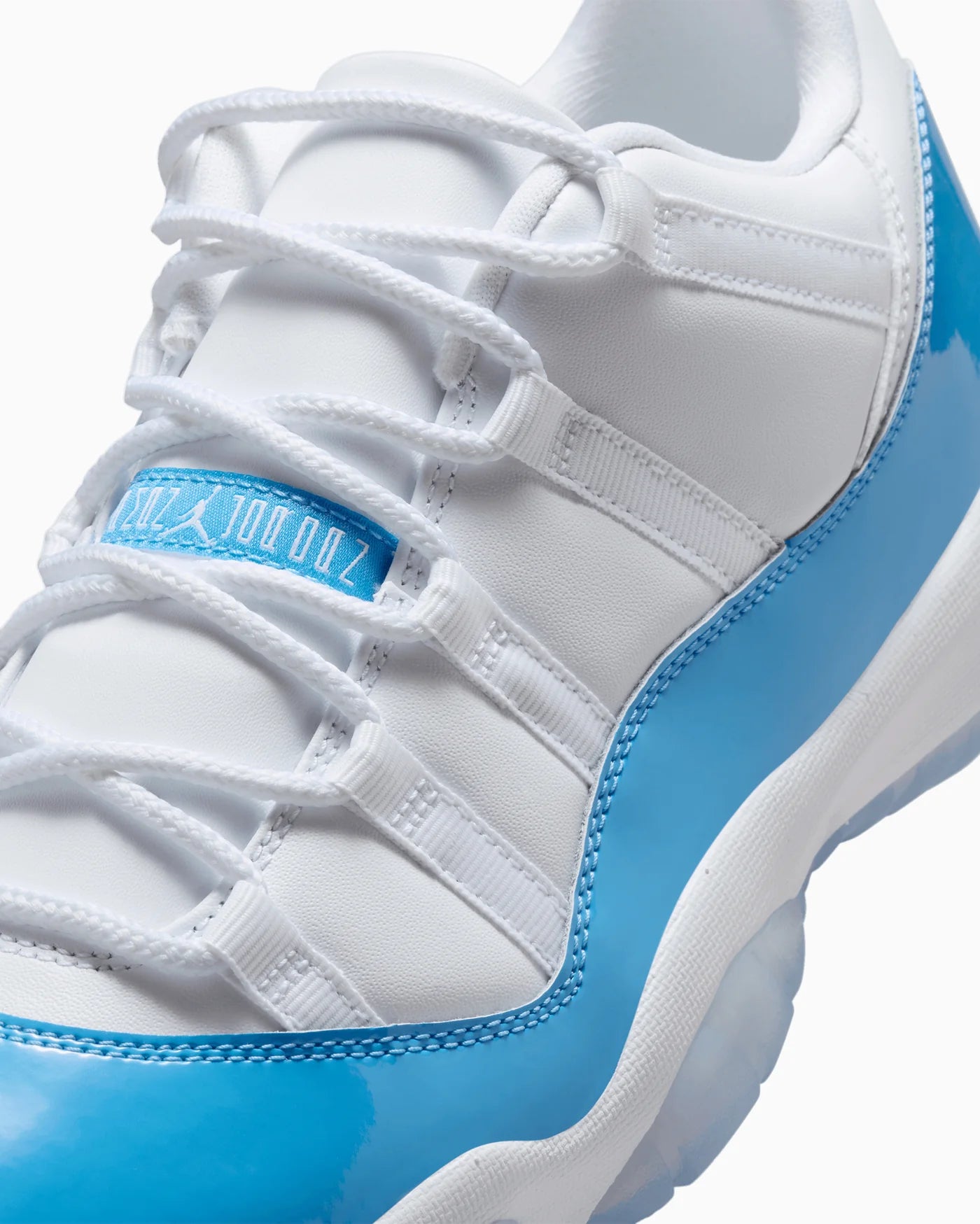Jordan 11 Retro Low University Blue (2026)