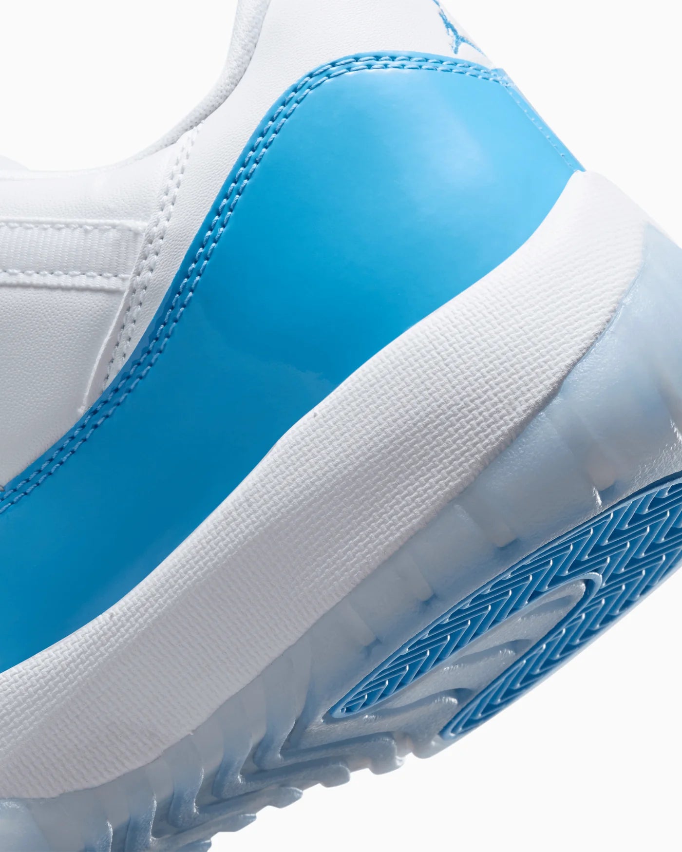 Jordan 11 Retro Low University Blue (2026)