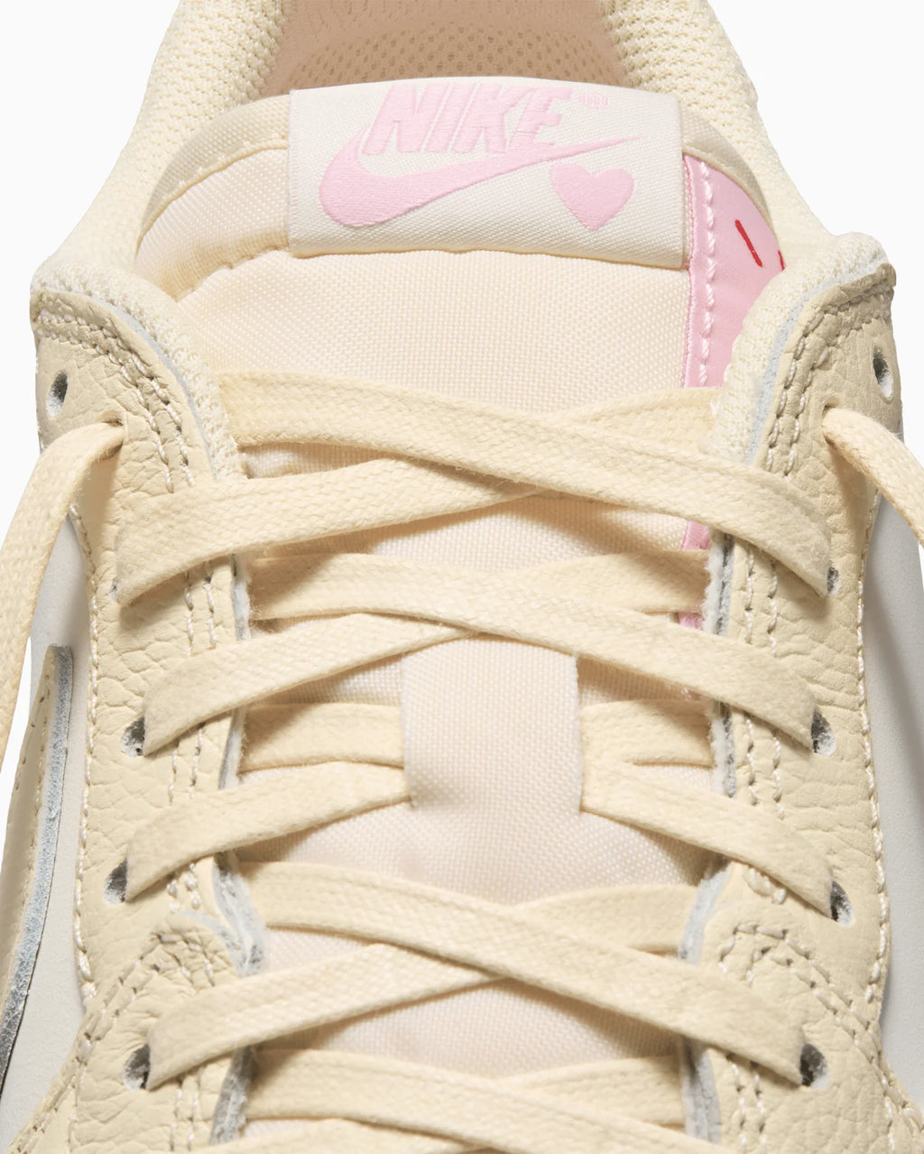 Jordan 1 Retro Low OG SP Travis Scott Shy Pink