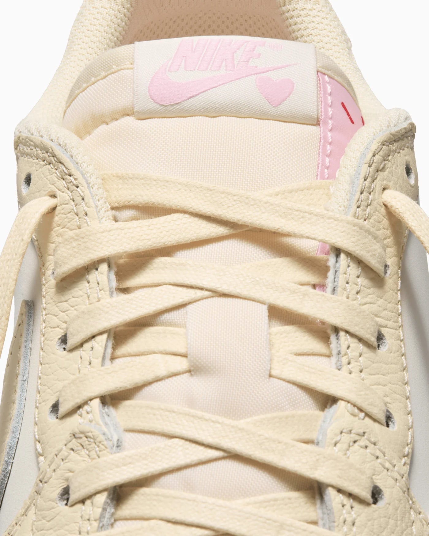 Jordan 1 Retro Low OG SP Travis Scott Shy Pink