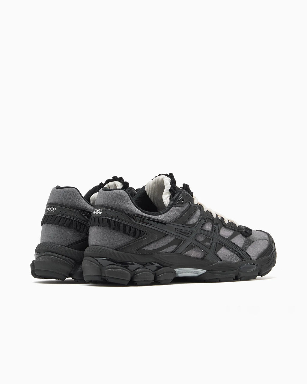 ASICS Gel Cumulus 16 Griff Black White