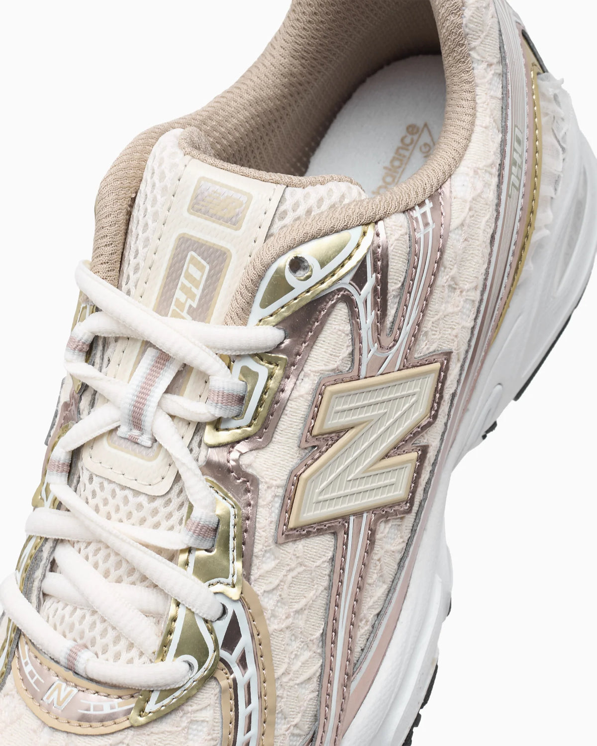 New Balance 740