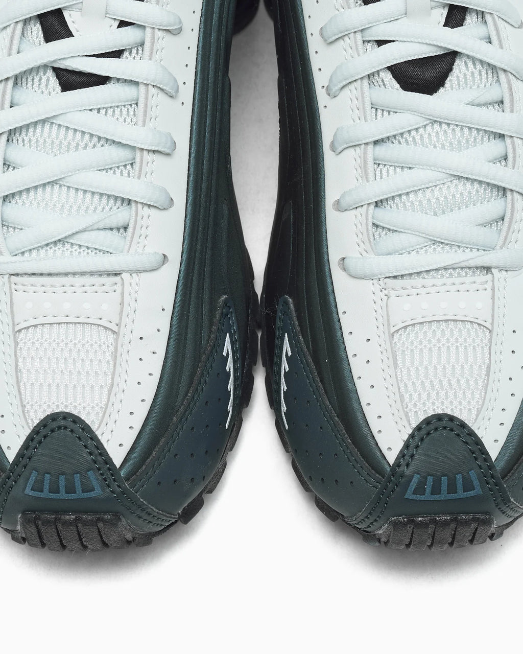 Nike Shox R4 Abete Nero