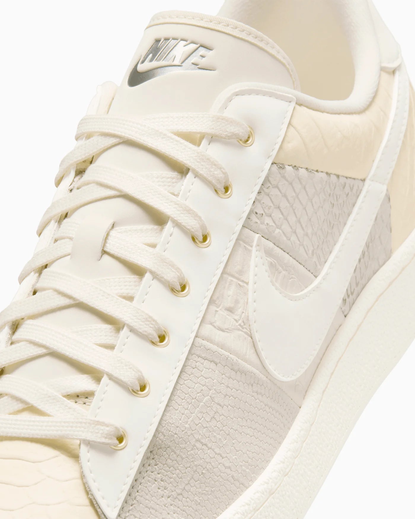Nike Tennis Classic CS PRM WTCH BND Pale Ivory