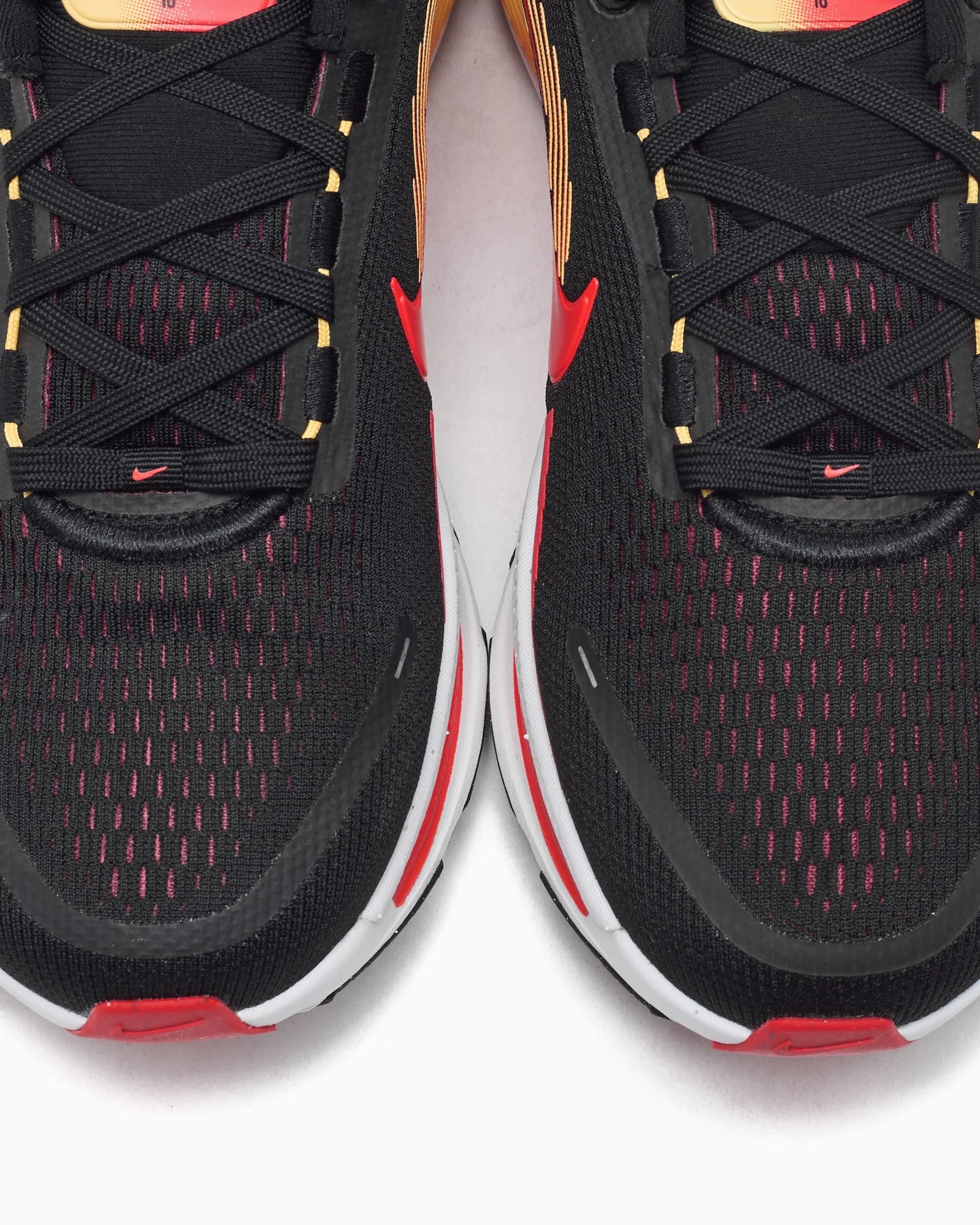 Nike Vomero 18 Black Crimson Topaz Gold