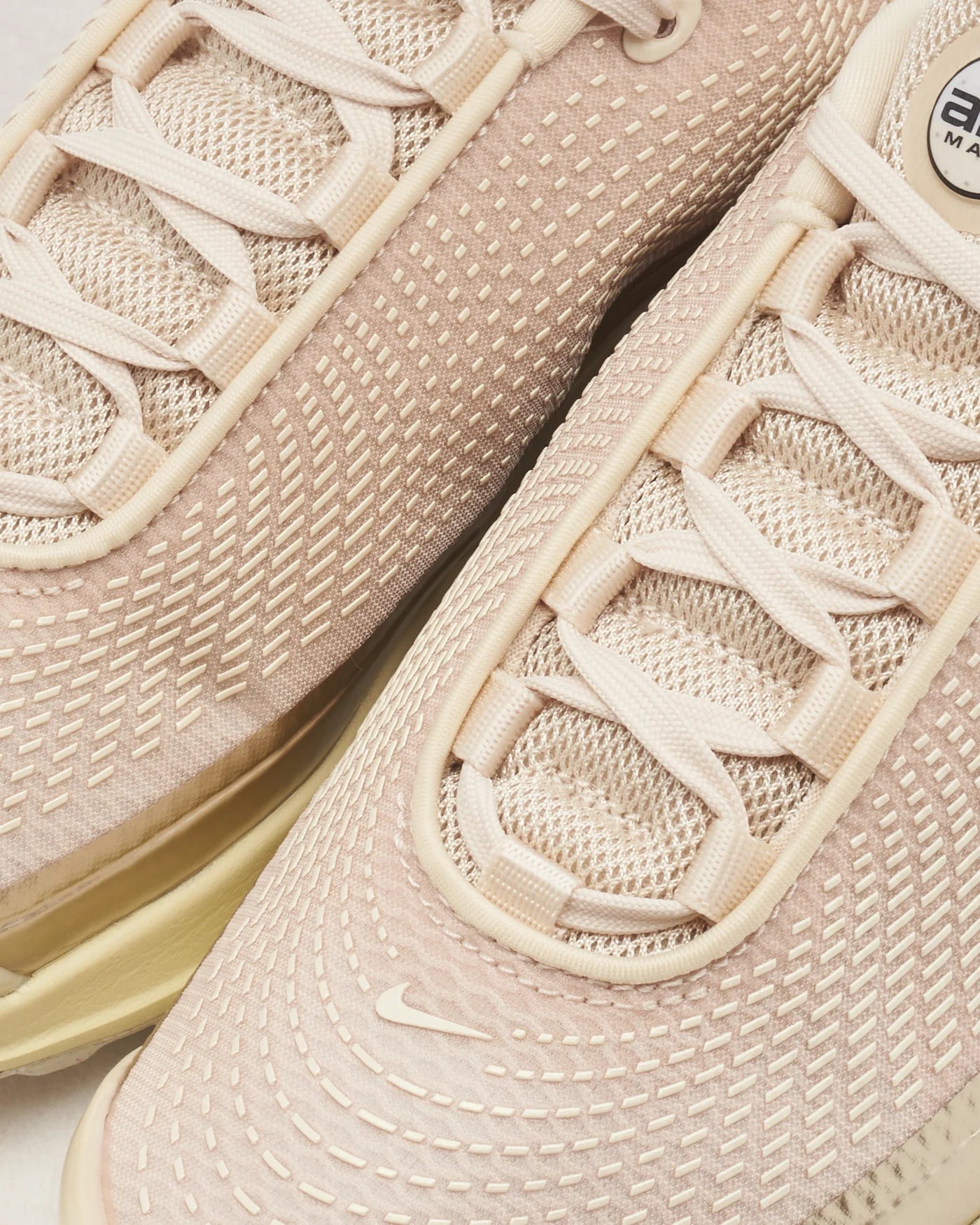 Nike Air Max Dn Caqui Claro Oro Equipo (Mujer)