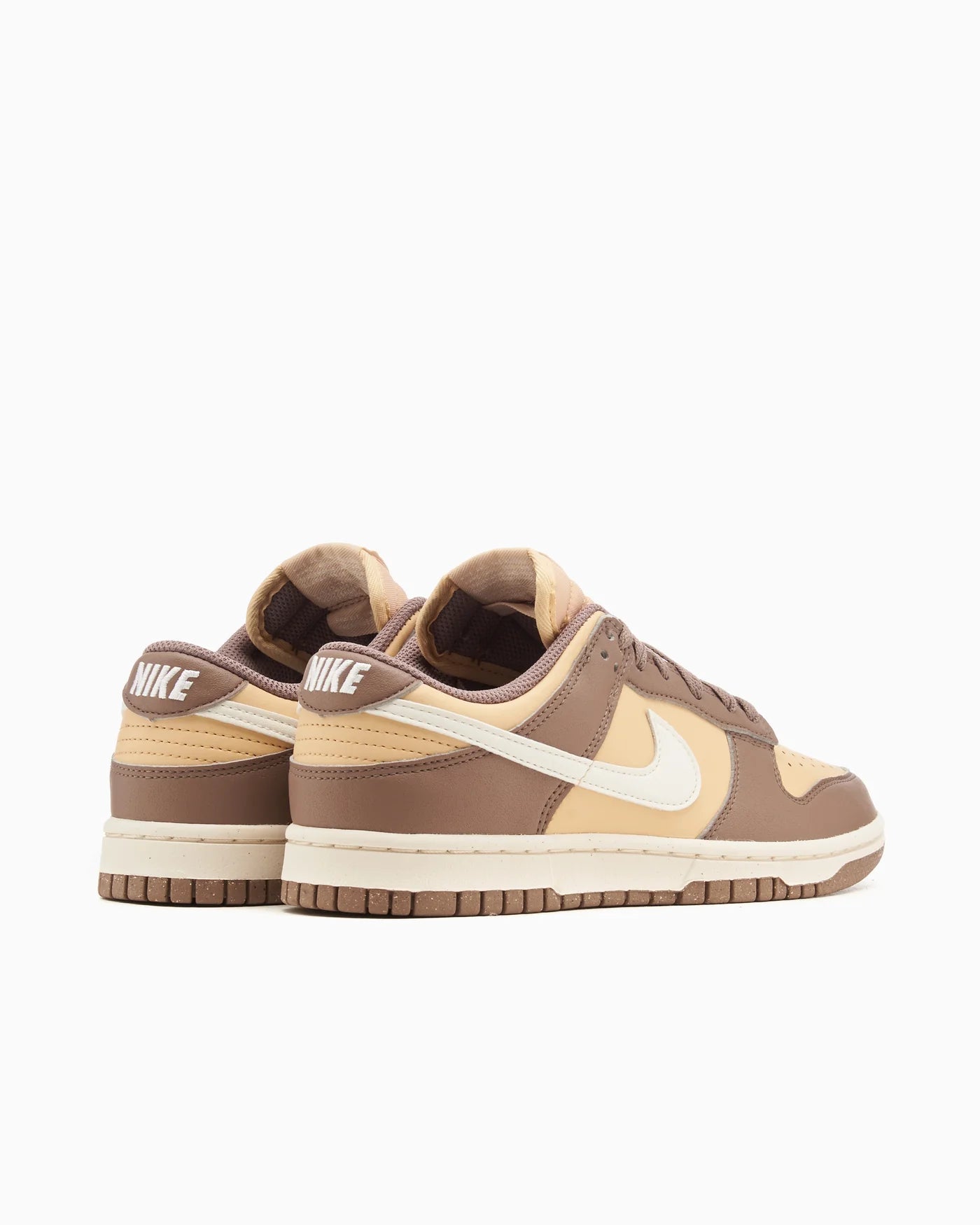Nike Dunk Low Next Nature Mink Brown Sesame (para mujer)