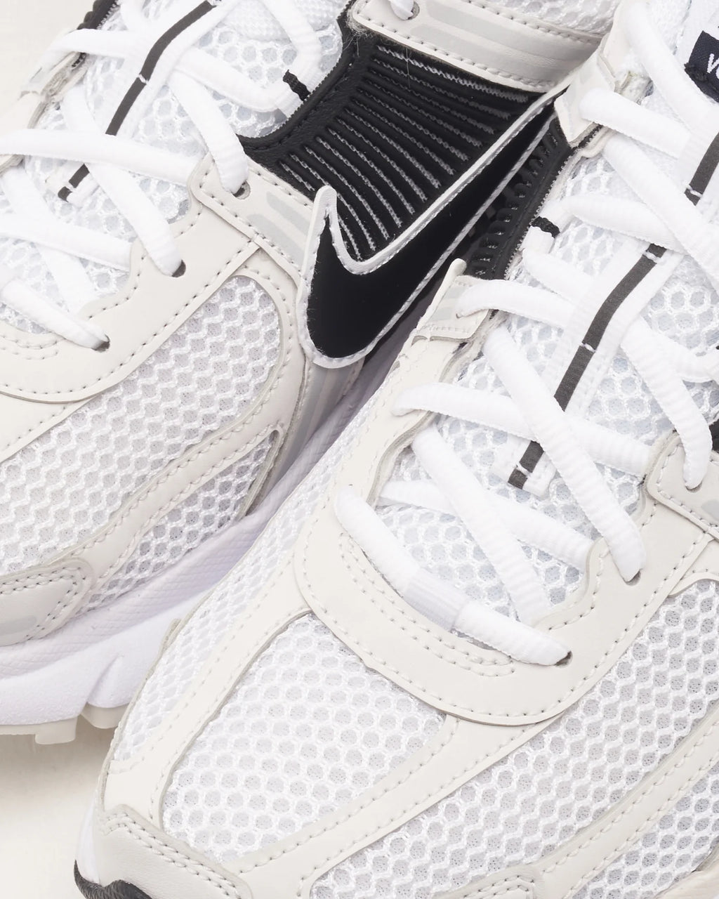 Nike Zoom Vomero 5 White Black
