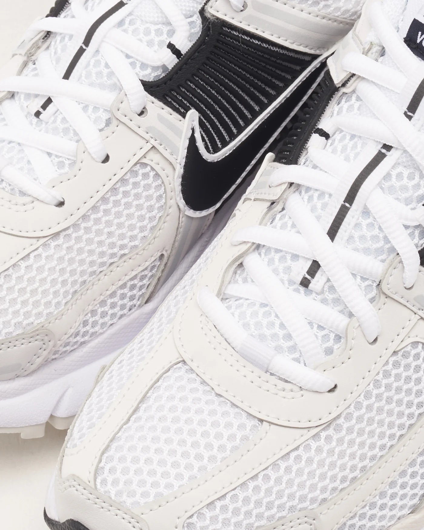 Nike Zoom Vomero 5 White Black