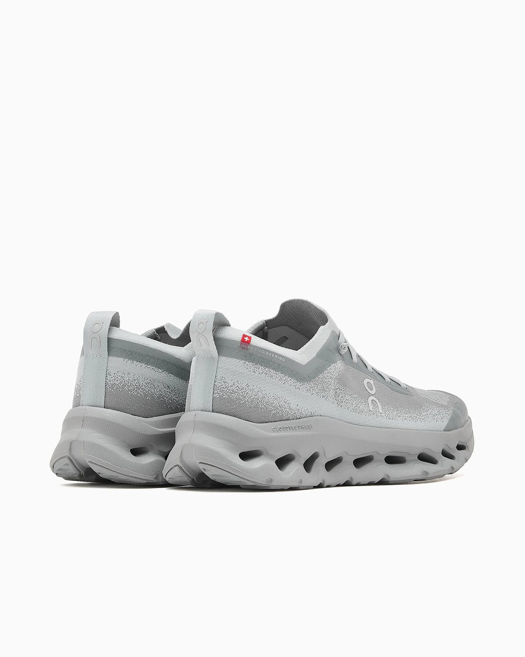 On Running Cloudtilt Moon Zendaya Glacier Alloy