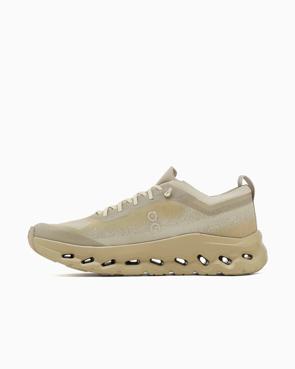 On Running Cloudtilt Moon Zendaya Invierno Kasha