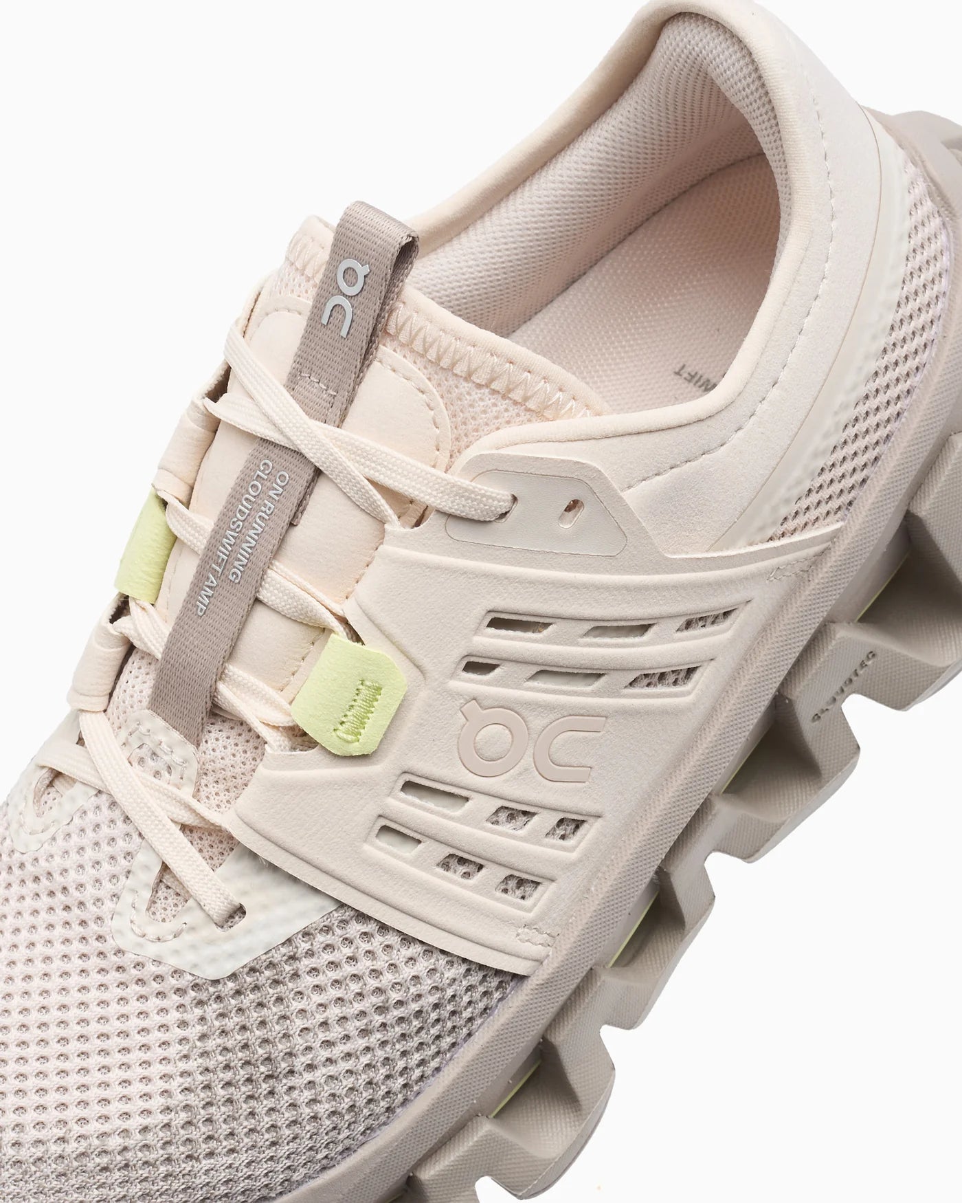 On Running Cloudswift Amp Sand Desert (Women's)