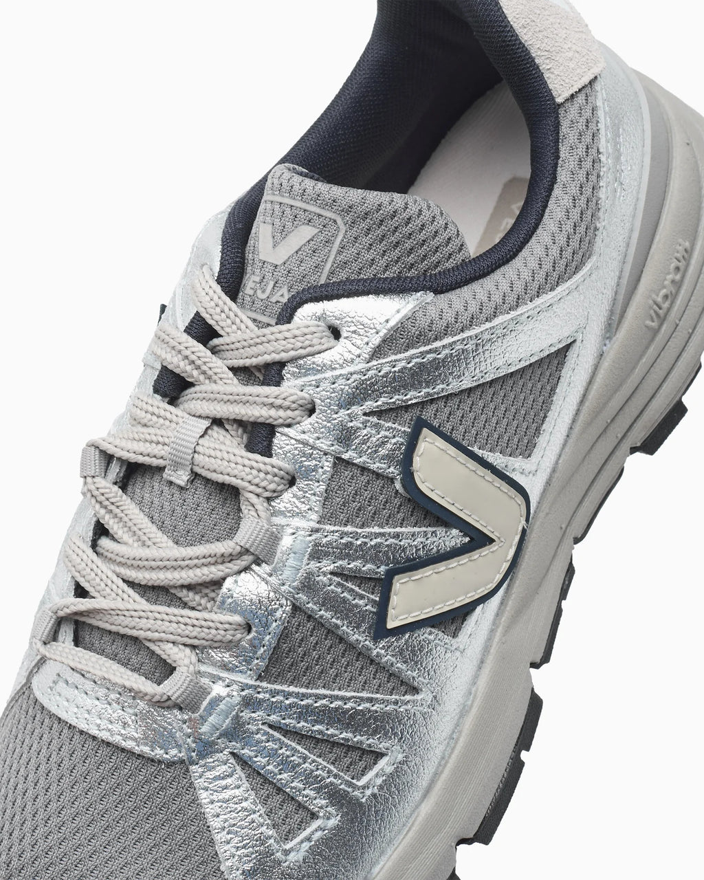 Veja Salar Vibram