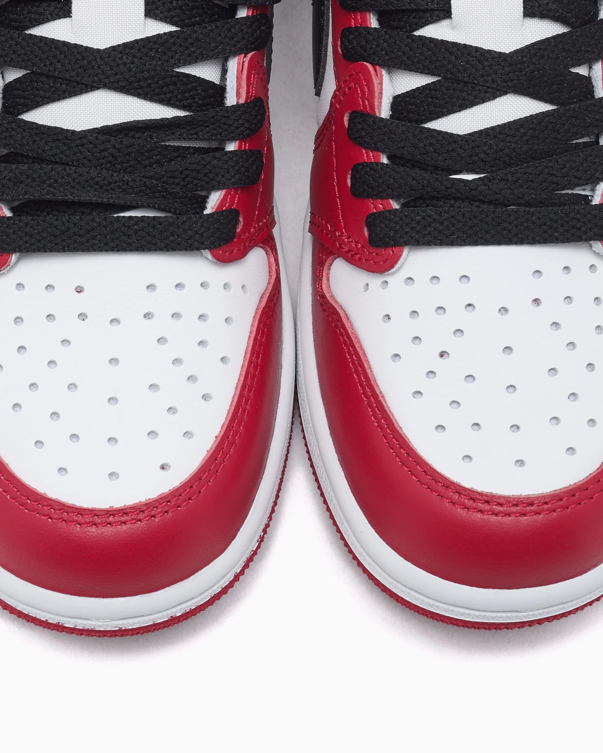 Air Jordan 1 Retro Low OG "Chicago 2025"